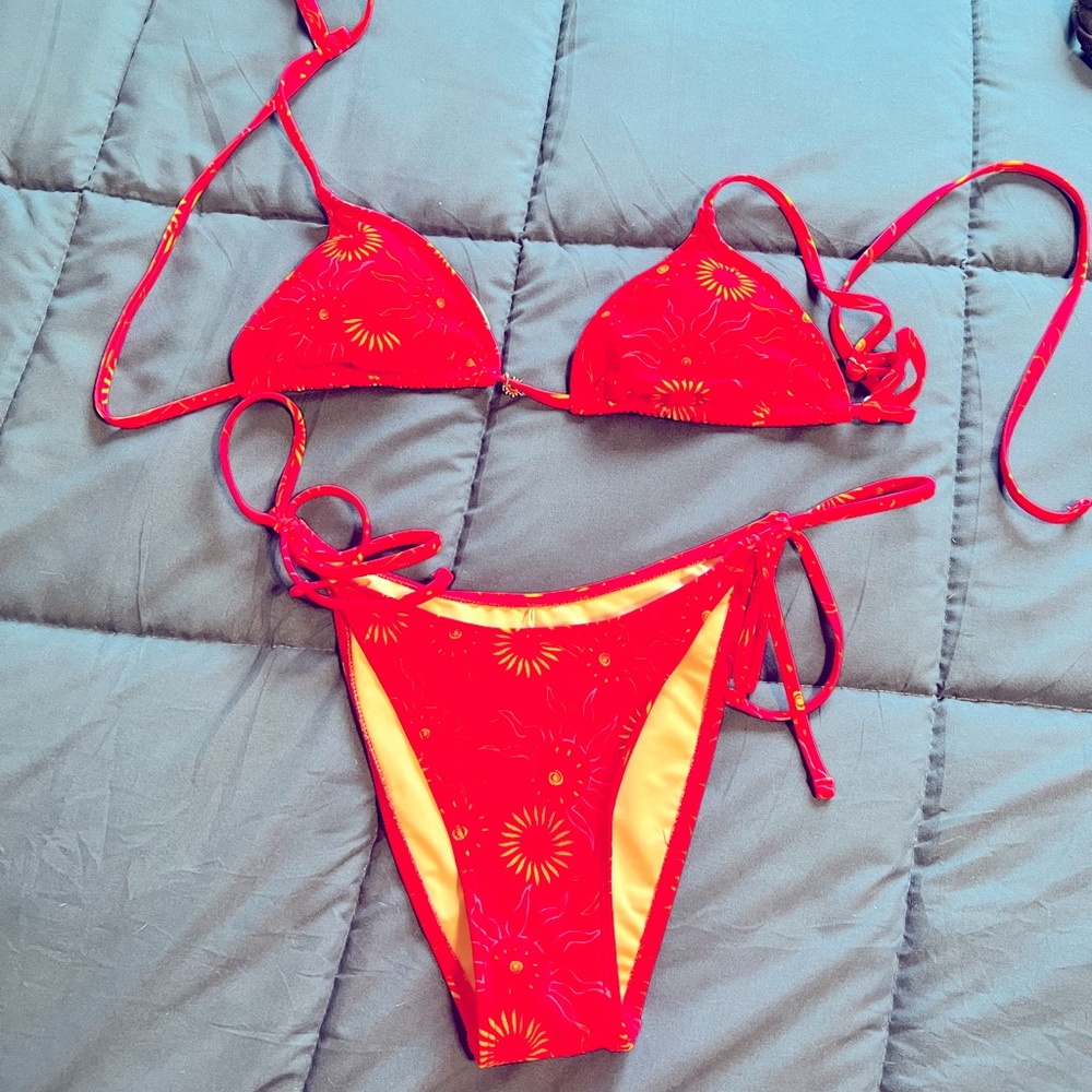CUPSHE Sun and Stars suit